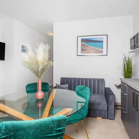 Apartment Divine