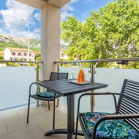 Divine Διαμέρισμα *